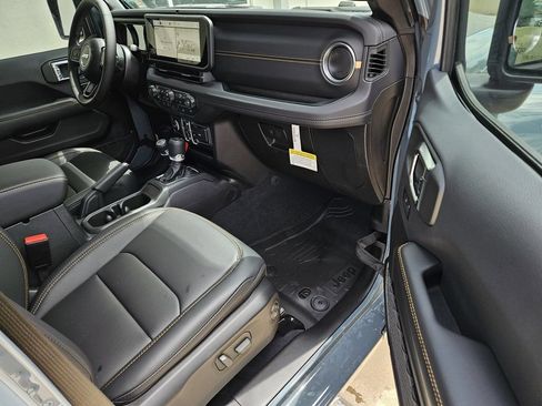New 2026 Jeep Gladiator Sport AWD/4WD image 6