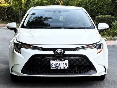 Used 2020 Toyota Corolla LE w/ Carpet Mat Package (TMS) FWD image 9