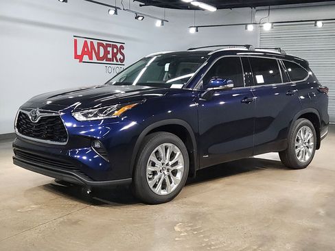 New 2026 Toyota Highlander Limited AWD/4WD image 3