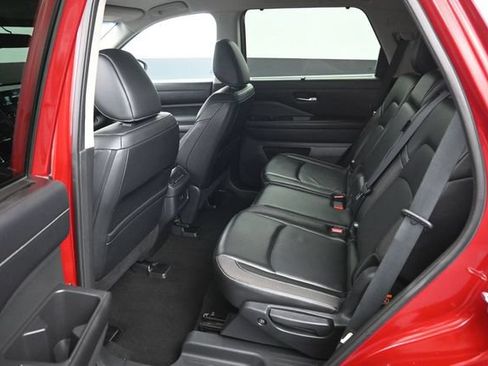 Used 2023 Nissan Pathfinder SL AWD/4WD image 10