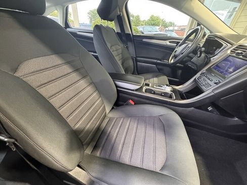 Used 2020 Ford Fusion SE image 17