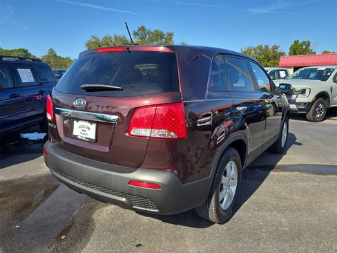Used 2013 Kia Sorento LX image 4