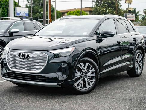 Used 2023 Audi Q4 e-tron Premium Plus w/ Premium Plus image 1