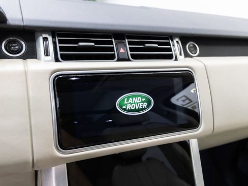 Used 2020 Land Rover Range Rover HSE image 17