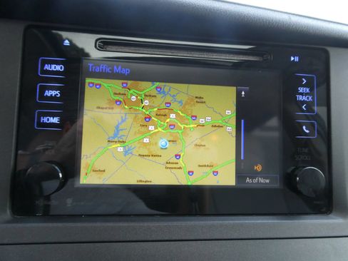 Used 2015 Toyota Sienna XLE FWD image 23