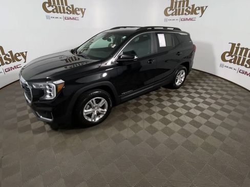 Certified 2023 GMC Terrain SLE w/ Driver Convenience Package AWD/4WD image 4