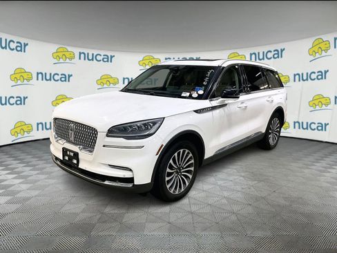 Used 2022 Lincoln Aviator Reserve w/ Elements Package Plus image 2
