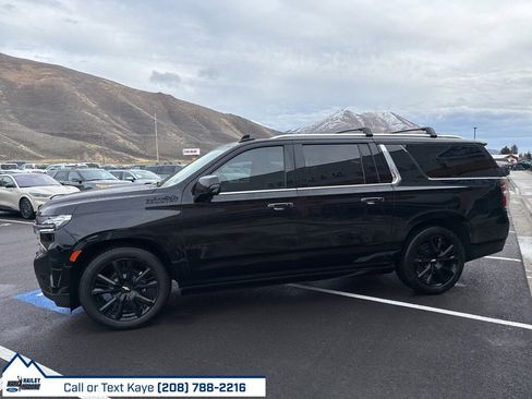 Used 2024 Chevrolet Suburban High Country w/ Advanced Technology Package image 7