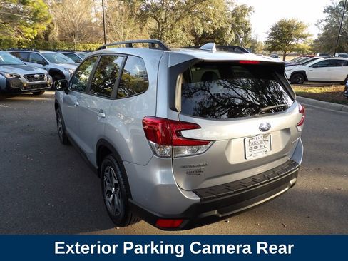 Used 2023 Subaru Forester Premium image 9