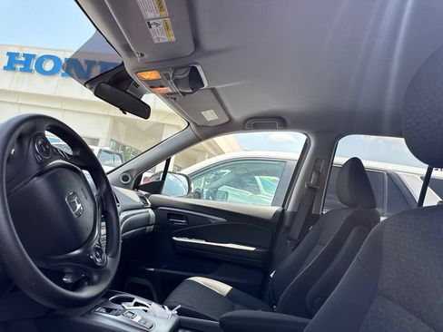 Used 2023 Honda Ridgeline Sport image 10