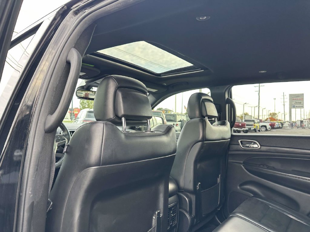 Used 2019 Jeep Grand Cherokee Altitude AWD/4WD image 17