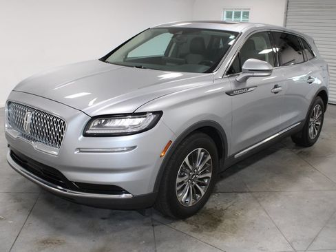 Used 2023 Lincoln Nautilus Reserve FWD image 4