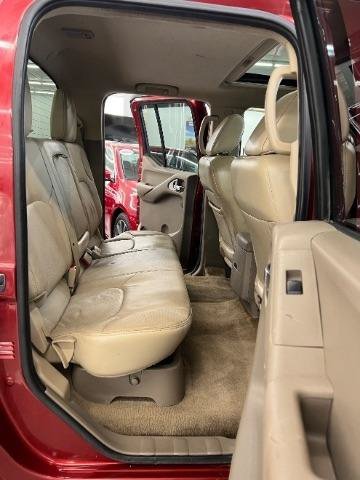 Used 2013 Nissan Frontier SL w/ Moonroof Pkg AWD/4WD image 30