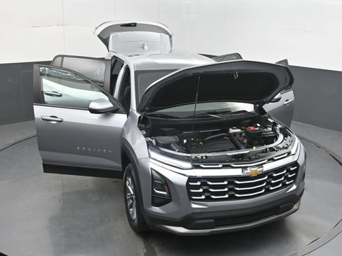 Used 2025 Chevrolet Equinox LT FWD image 41