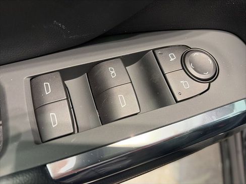 New 2026 Chevrolet Traverse LT w/ Sun and Wheel Package image 9