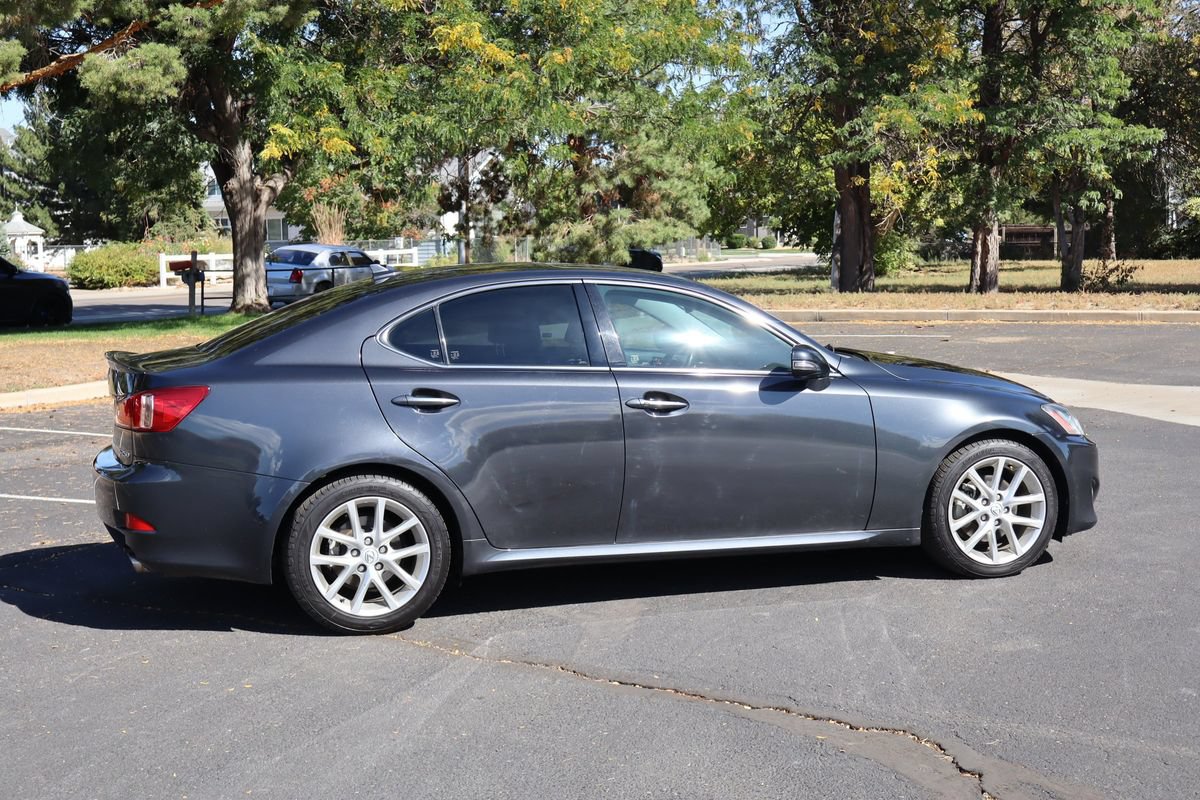 Used 2011 Lexus IS 250 w/ Premium Pkg Value Edition RWD image 4