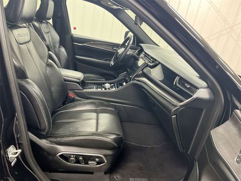 Used 2023 Jeep Grand Cherokee Overland w/ Adv Protech Group III image 23