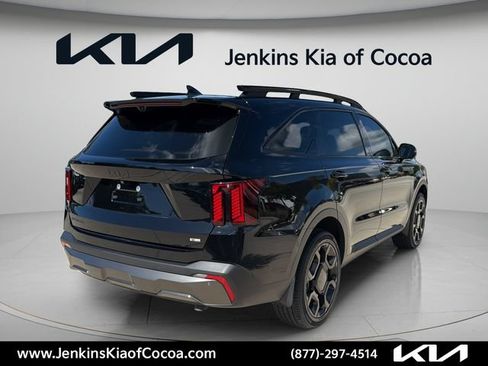 Certified 2025 Kia Sorento SX Prestige w/ Olive Brown Leather Package AWD/4WD image 5