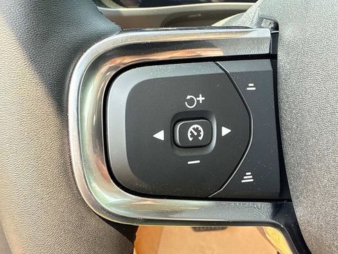 Used 2026 Volvo XC40 B5 Plus w/ Protection Package Premier image 31