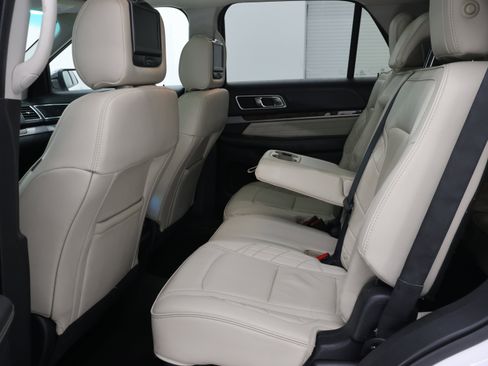 Used 2016 Ford Explorer Platinum AWD/4WD image 35
