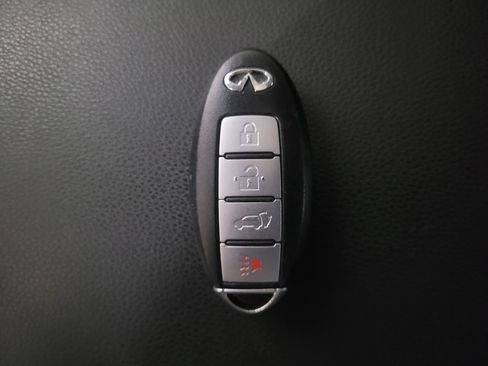 Used 2017 INFINITI QX70 3.7 image 32