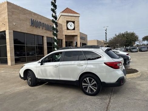 Used 2019 Subaru Outback 2.5i Limited AWD/4WD image 3