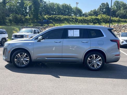Used 2025 Cadillac XT6 Premium Luxury FWD image 6