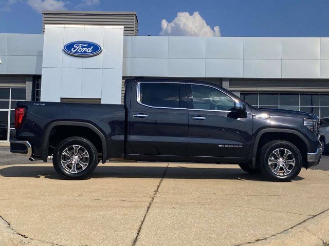 Used 2025 GMC Sierra 1500 SLT AWD/4WD image 2