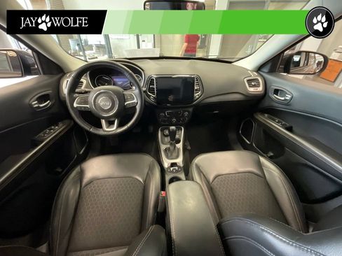 Used 2018 Jeep Compass Latitude w/ Popular Equipment Group AWD/4WD image 8