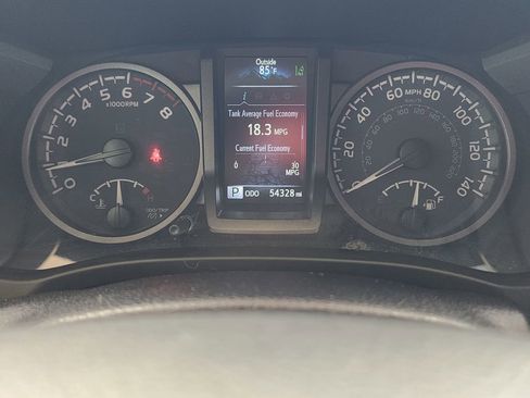 Used 2021 Toyota Tacoma TRD Off-Road w/ Technology Package AWD/4WD image 21