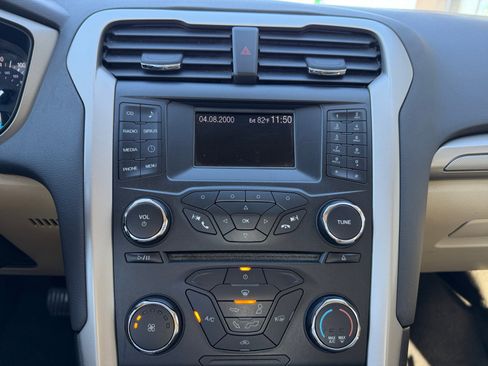 Used 2014 Ford Fusion SE image 12