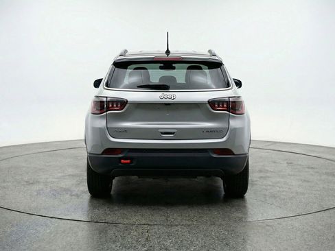 Used 2025 Jeep Compass Trailhawk image 7