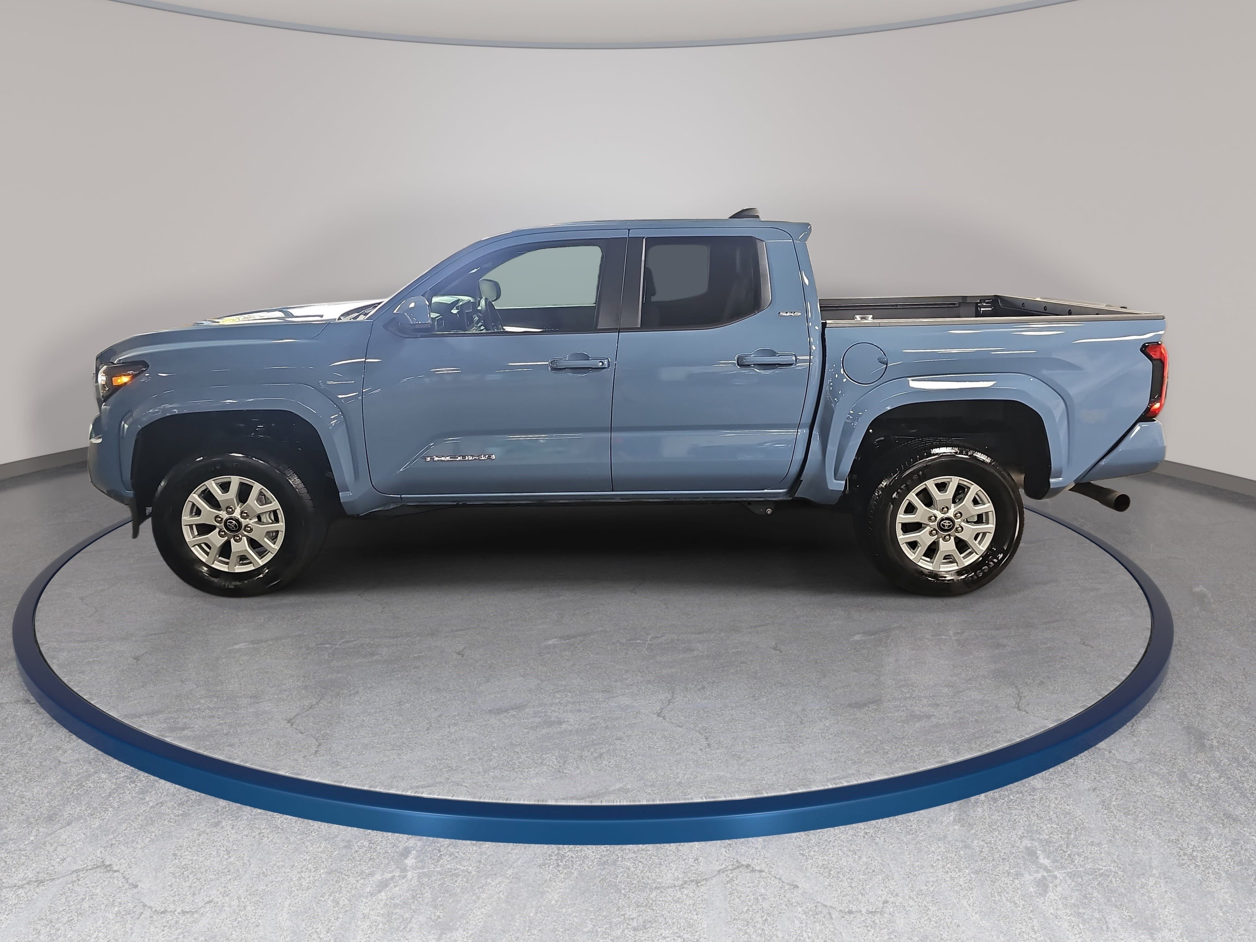 Used 2026 Toyota Tacoma SR5 RWD image 8
