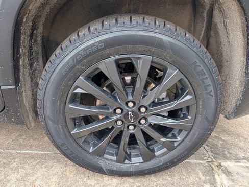 Used 2023 Chevrolet Traverse RS w/ LPO, Floor Liner Package FWD image 9
