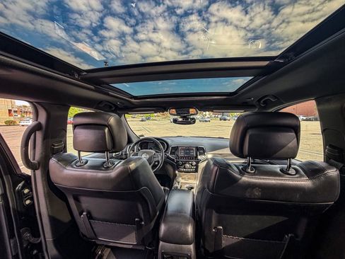 Used 2019 Jeep Grand Cherokee Limited w/ Luxury Group II image 22