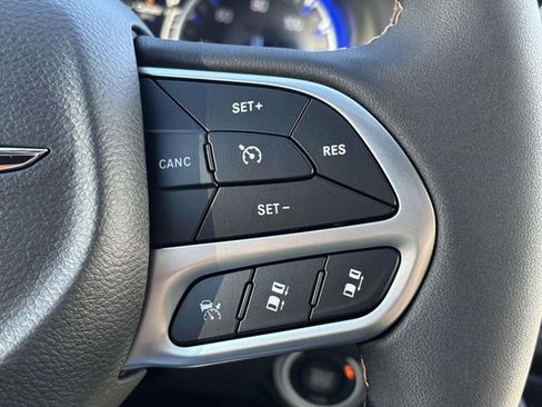 New 2026 Chrysler Pacifica Pinnacle image 23