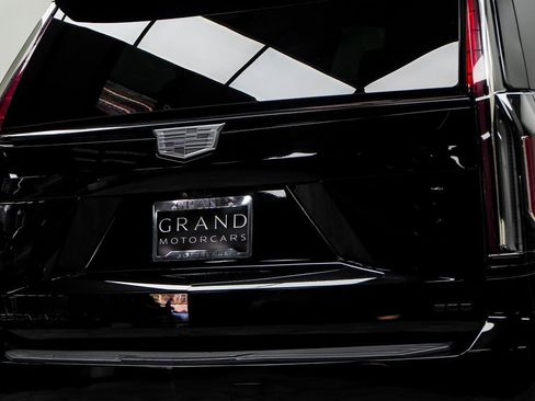 Used 2022 Cadillac Escalade ESV Sport Platinum w/ LPO, ONYX Package image 13