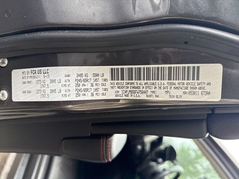 Used 2015 Jeep Cherokee Trailhawk w/ Comfort/Convenience Group AWD/4WD image 16