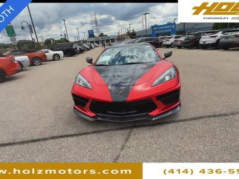 Used 2022 Chevrolet Corvette Stingray Premium Cpe w/ Z51 Performance Package RWD image 3