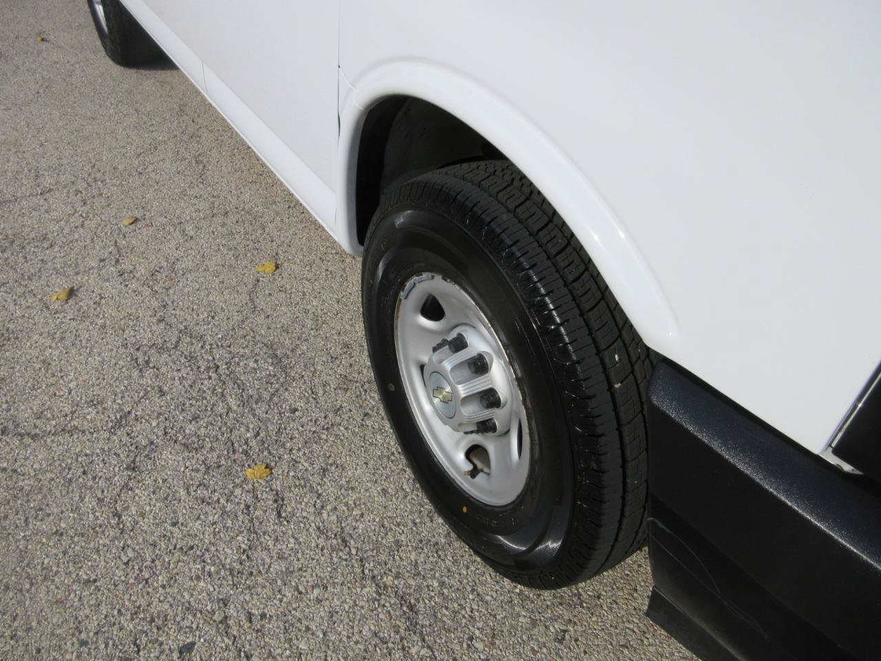 Used 2020 Chevrolet Express 2500 w/ Communications Package RWD image 17