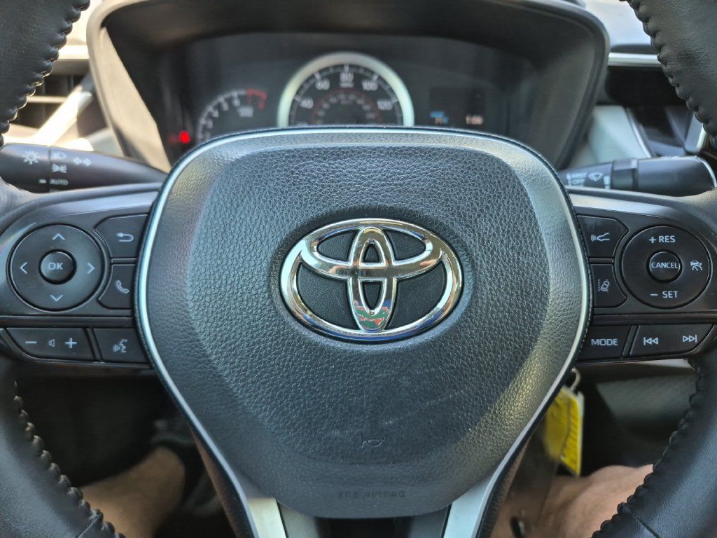 Used 2020 Toyota Corolla SE FWD image 24