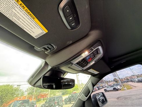 Used 2022 RAM 1500 Laramie AWD/4WD image 24