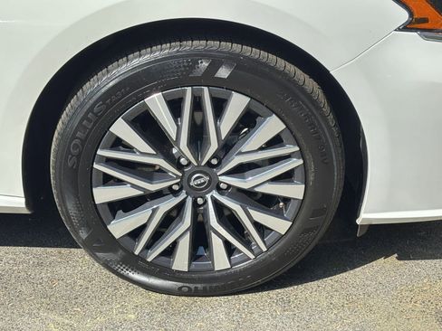 Used 2025 Nissan Altima 2.5 SV image 31