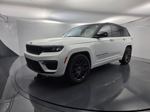 Used 2025 Jeep Grand Cherokee Summit w/ Obsidian Package AWD/4WD image 8