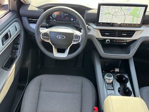 Used 2026 Ford Explorer Active RWD image 14