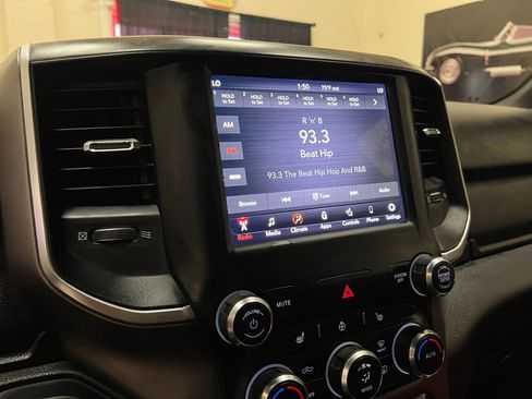 Used 2019 RAM 1500 Big Horn RWD image 32
