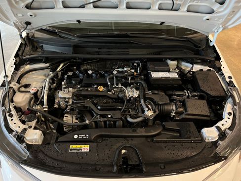 Used 2025 Toyota Corolla LE image 32