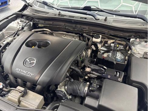Used 2018 MAZDA MAZDA3 Sport FWD image 20