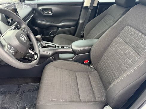Used 2023 Honda HR-V LX image 12