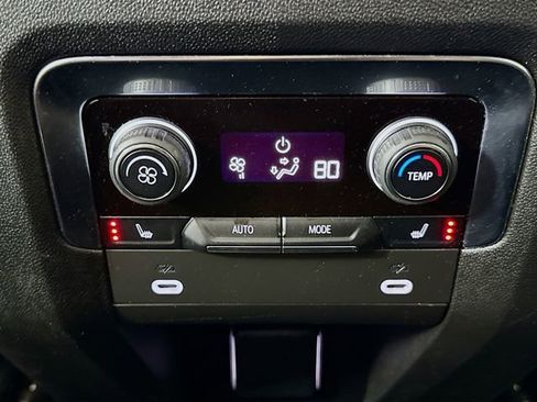 Used 2022 Chevrolet Suburban Premier image 26